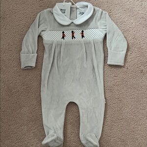 JoJo Maman Bebe Light Gray Footie with Toy Soldier Detail